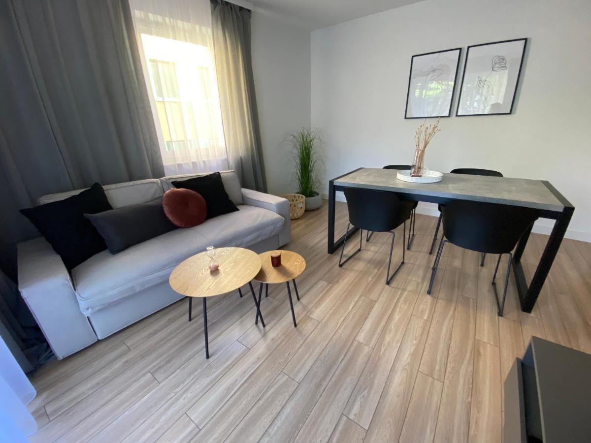 Apartament Moonapart Torun Apartment Bagian luar foto